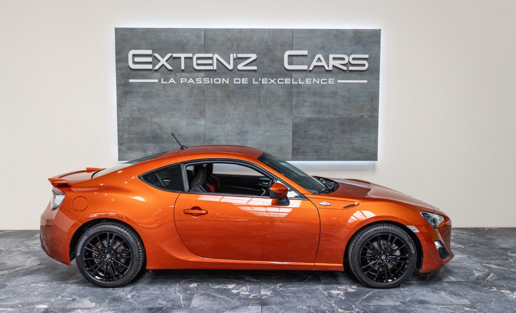 GT86 Orange lateral