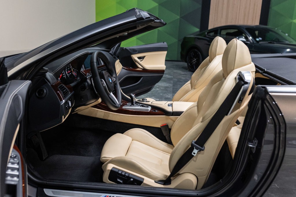 M6 Cabriolet Competition Interieur 15