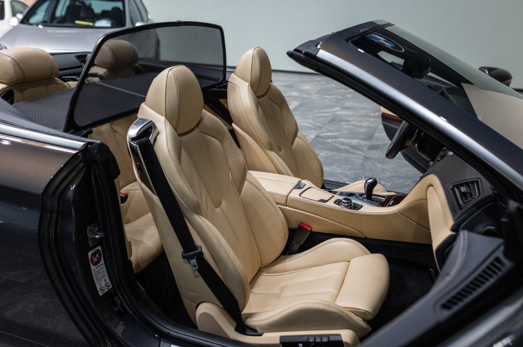 M6 Cabriolet Competition Interieur 22