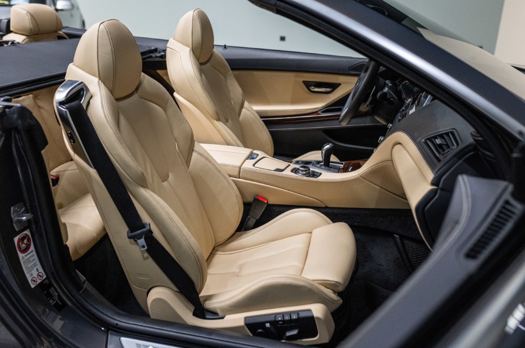 M6 Cabriolet Competition Interieur 7