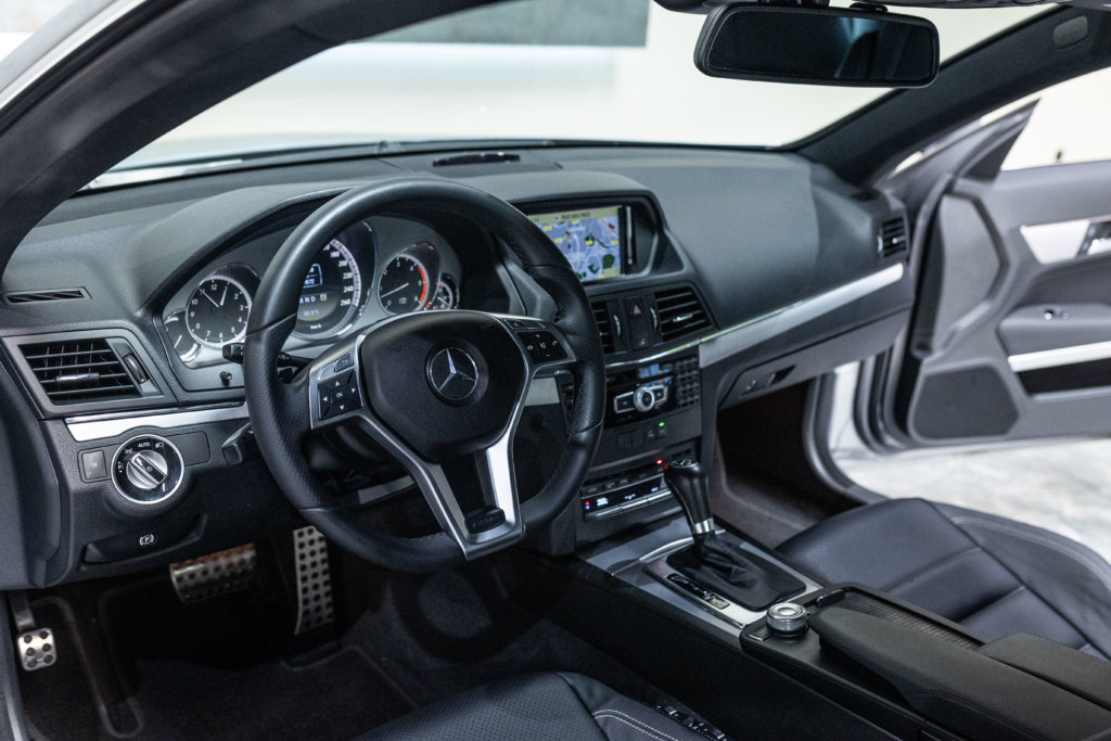 Mercedes E350 Grise Interieur 12