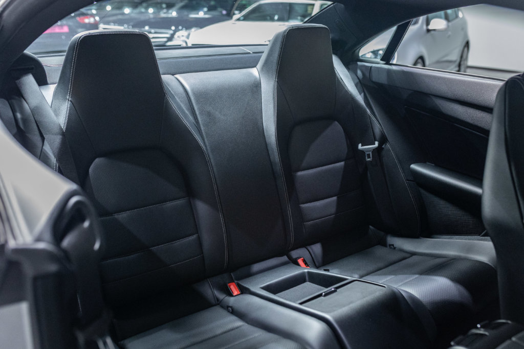 Mercedes E350 Grise Interieur 16