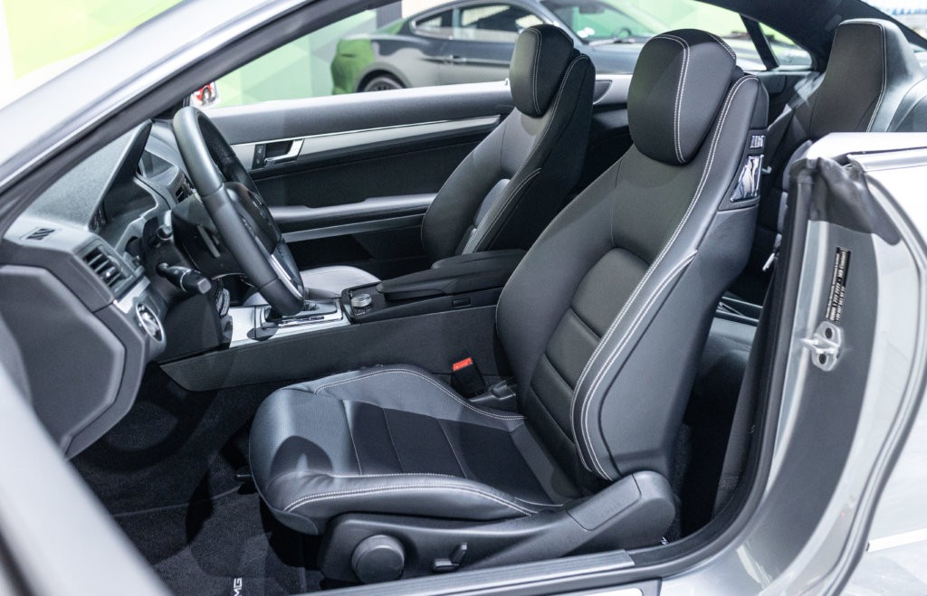 Mercedes E350 Grise Interieur 2