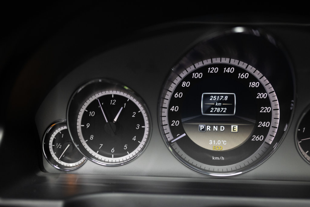 Mercedes E350 Grise Interieur 21