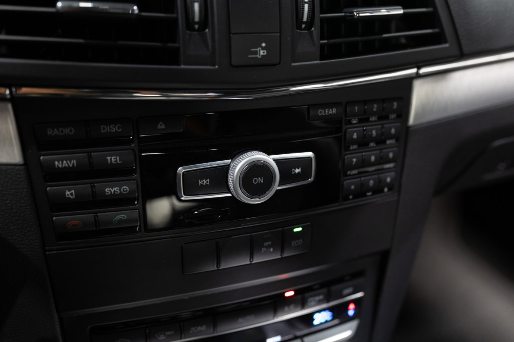 Mercedes E350 Grise Interieur 25