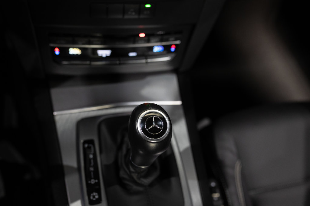 Mercedes E350 Grise Interieur 28