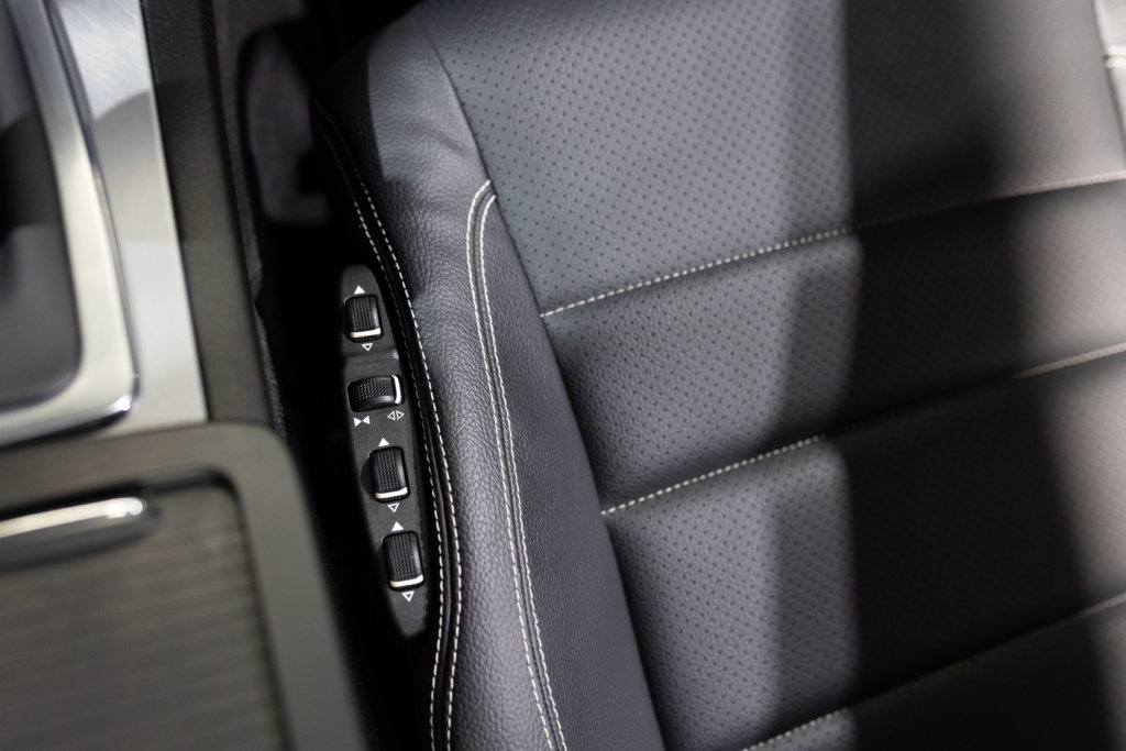 Mercedes E350 Grise Interieur 32