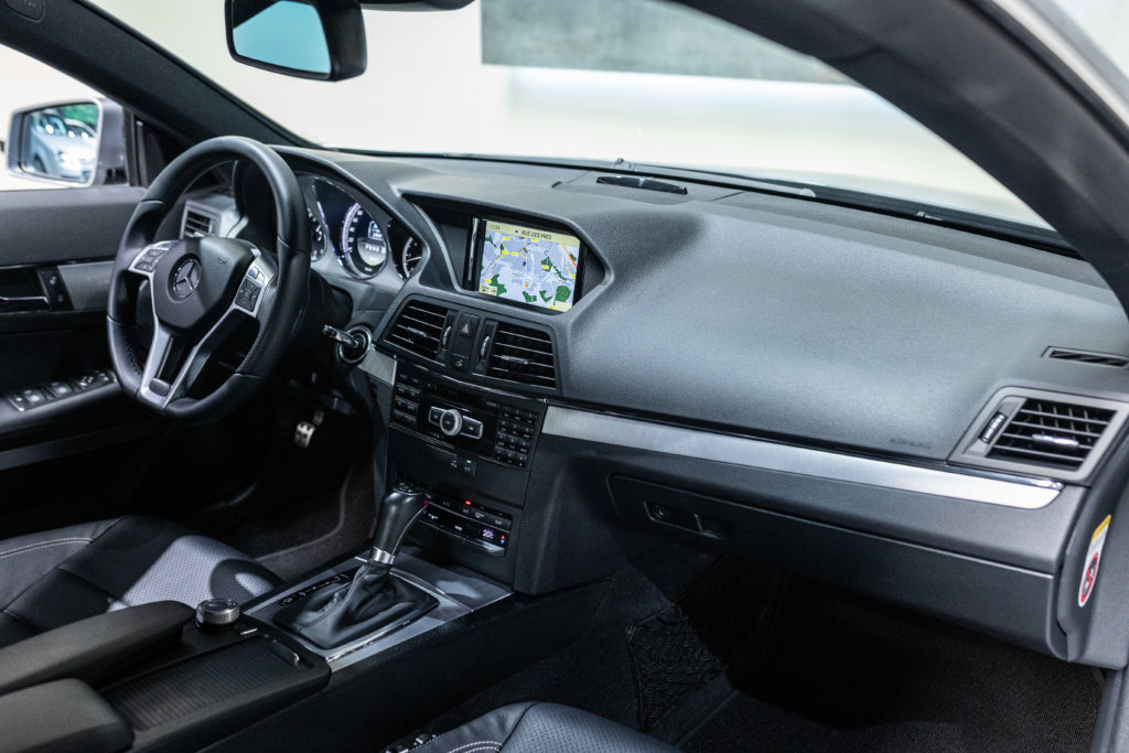 Mercedes E350 Grise Interieur 8