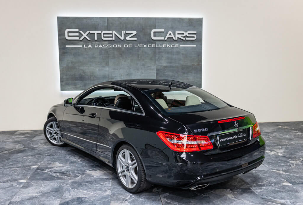 Mercedes E500 Noir Int Blanc 3-4 ar g