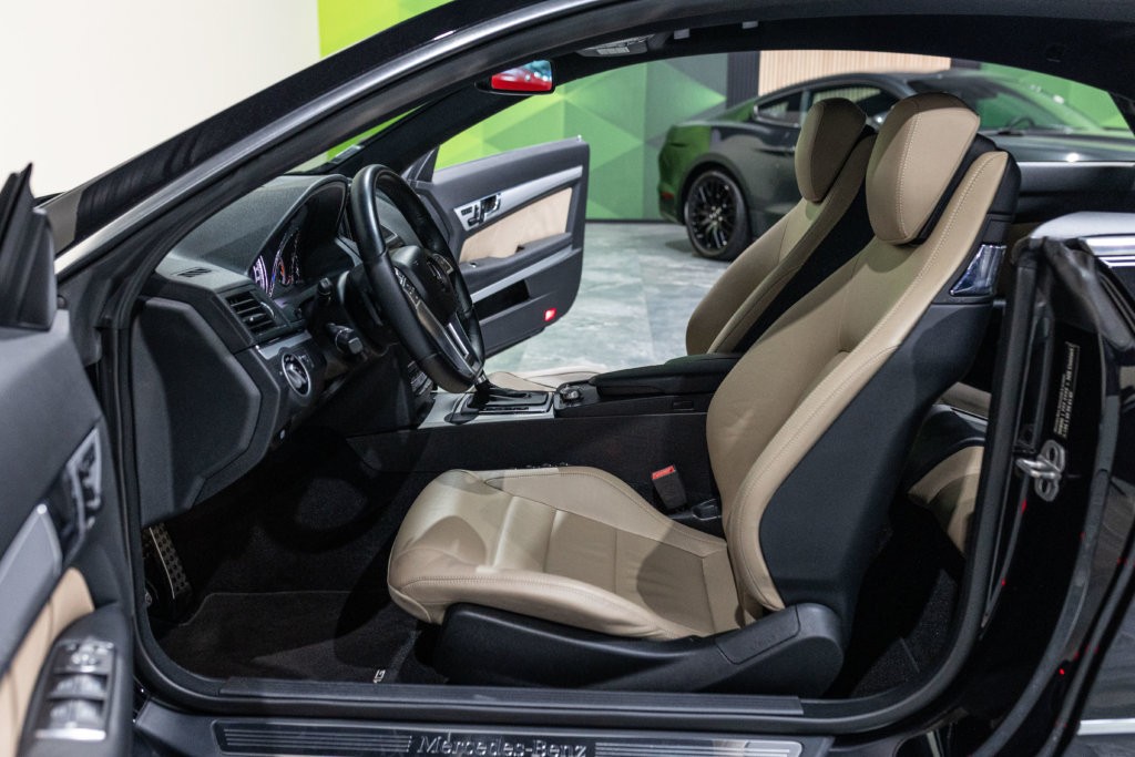 Mercedes E500 Noir Int Blanc Interieur 13