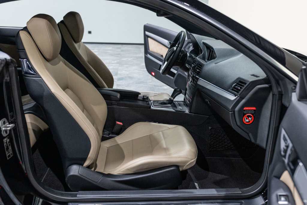 Mercedes E500 Noir Int Blanc Interieur 16
