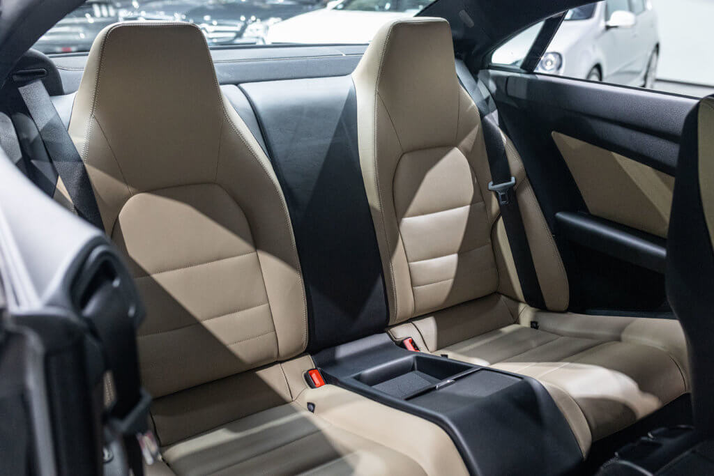 Mercedes E500 Noir Int Blanc Interieur 19