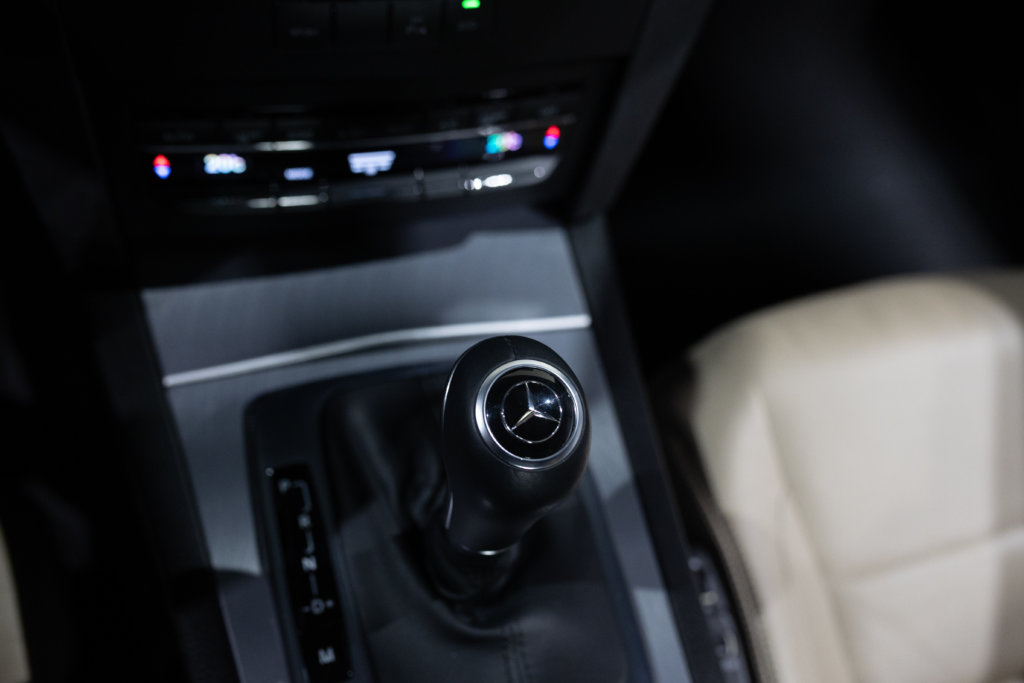Mercedes E500 Noir Int Blanc Interieur 30