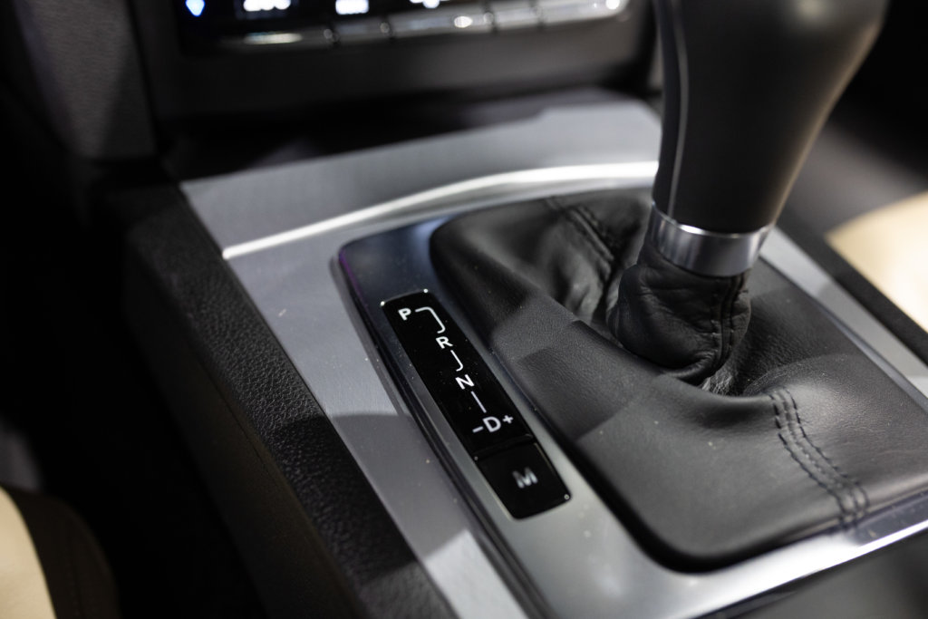 Mercedes E500 Noir Int Blanc Interieur 31