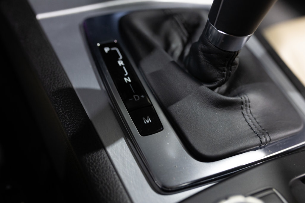 Mercedes E500 Noir Int Blanc Interieur 32