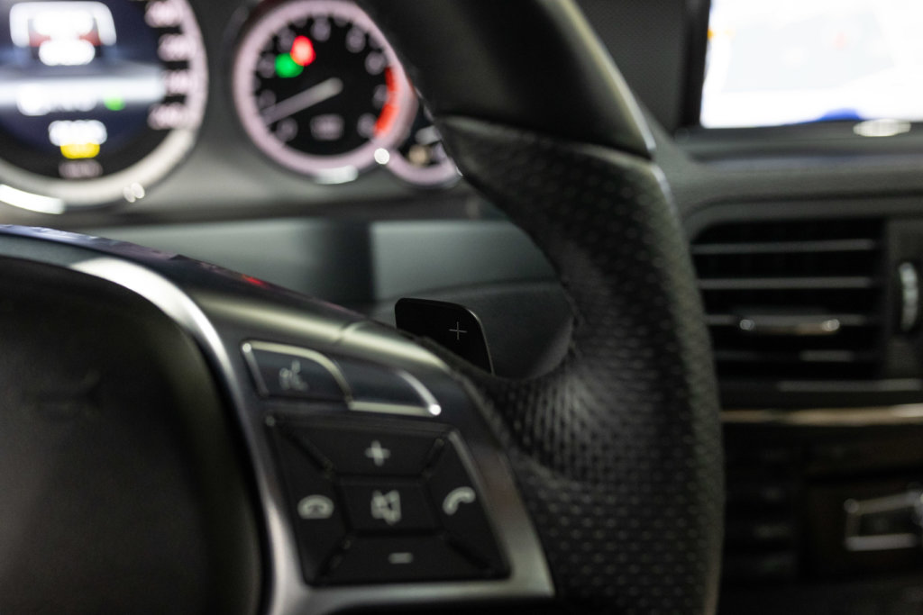 Mercedes E500 Noir Int Blanc Interieur 36