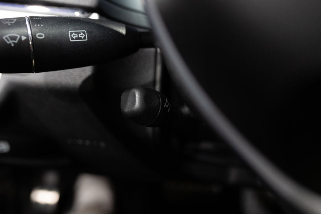 Mercedes E500 Noir Int Blanc Interieur 39