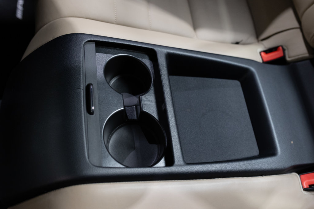 Mercedes E500 Noir Int Blanc Interieur 44