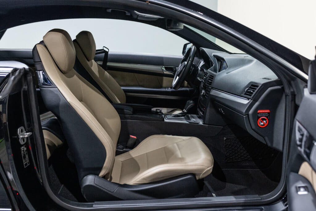 Mercedes E500 Noir Int Blanc Interieur 7