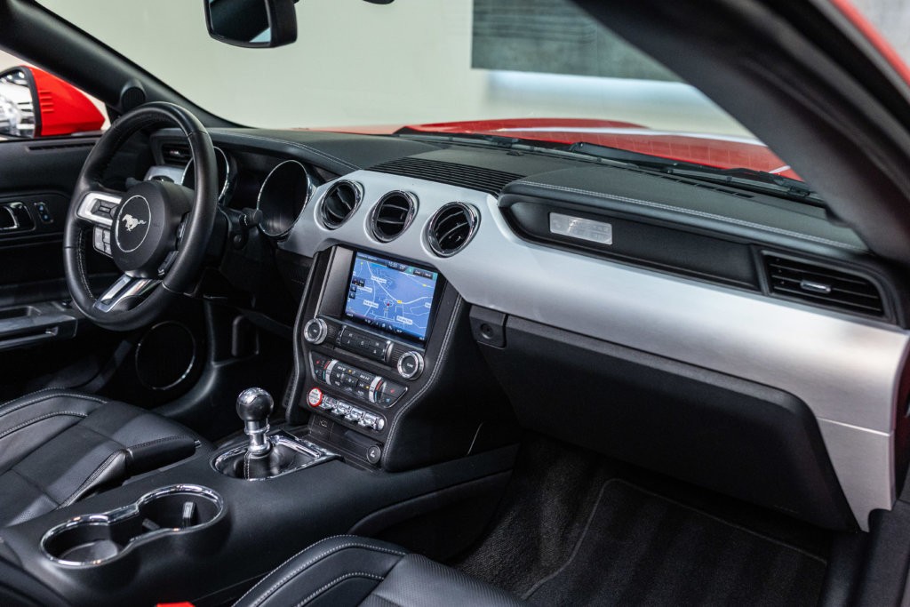 Mustang Rougre Cab Sync 2 Meca Interieur 10