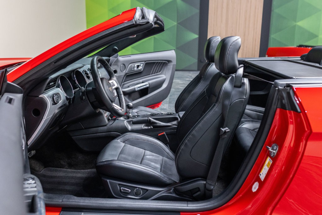 Mustang Rougre Cab Sync 2 Meca Interieur 13