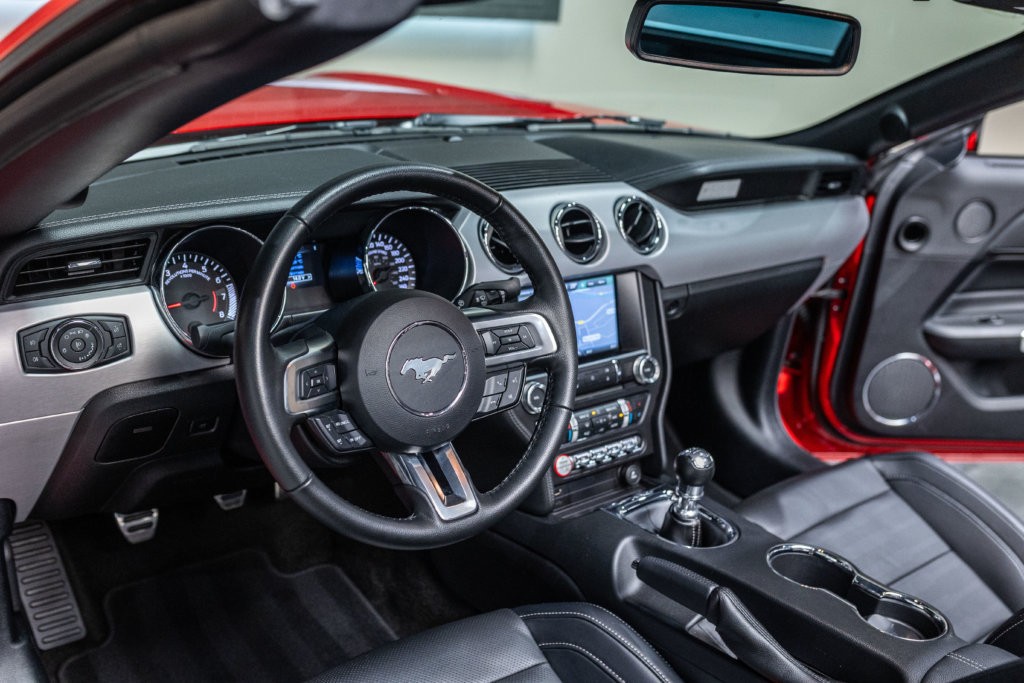 Mustang Rougre Cab Sync 2 Meca Interieur 15