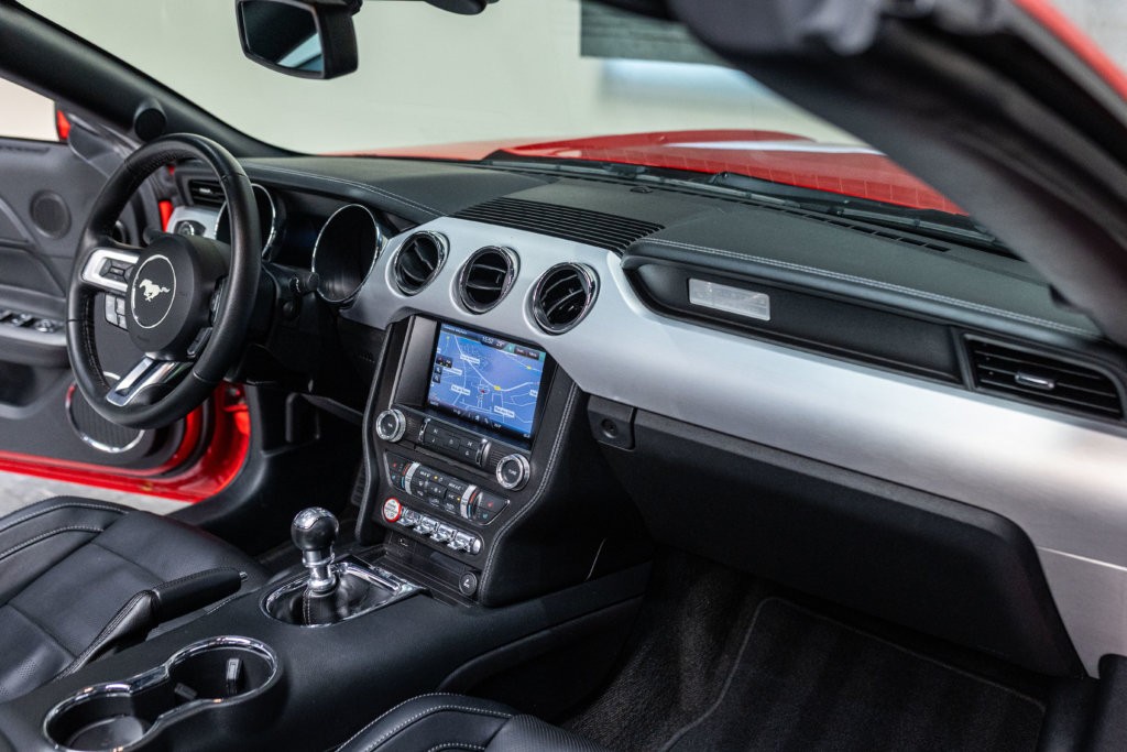 Mustang Rougre Cab Sync 2 Meca Interieur 18