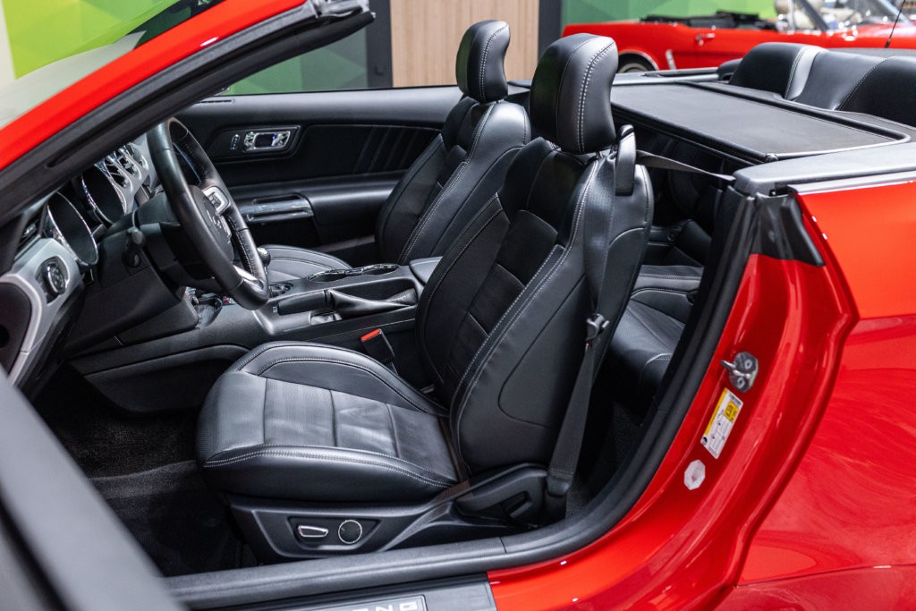 Mustang Rougre Cab Sync 2 Meca Interieur 2