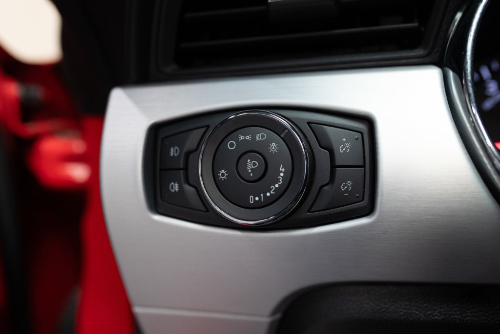 Mustang Rougre Cab Sync 2 Meca Interieur 23
