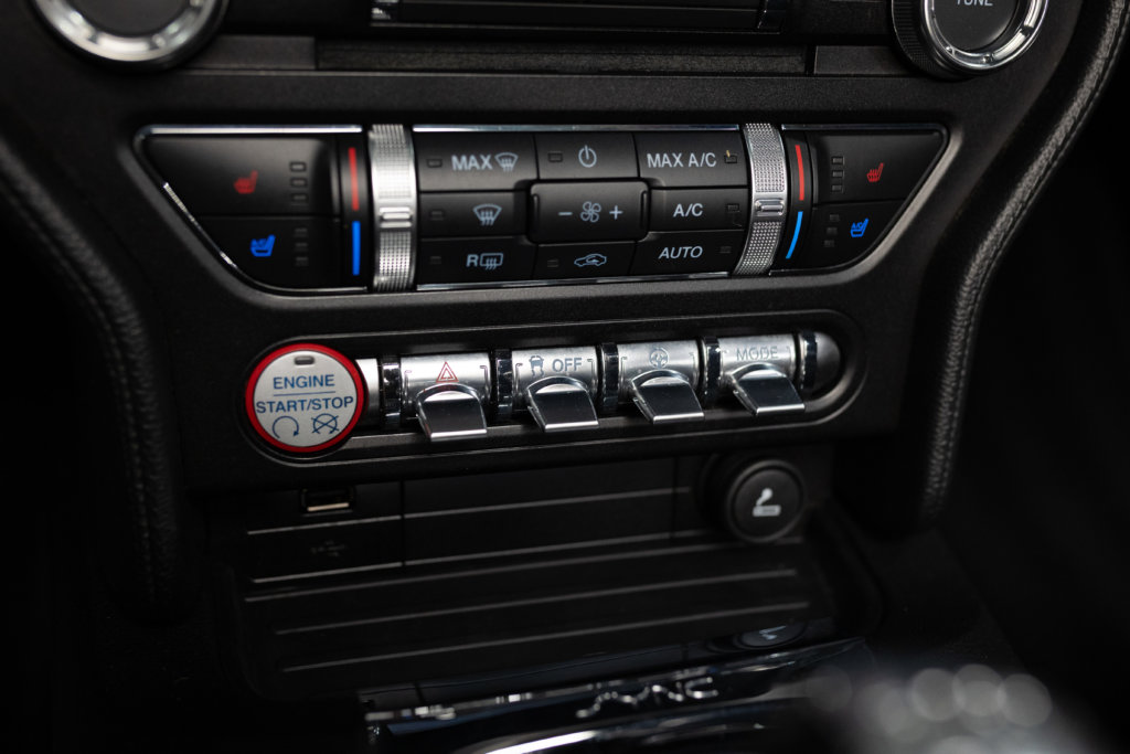 Mustang Rougre Cab Sync 2 Meca Interieur 31