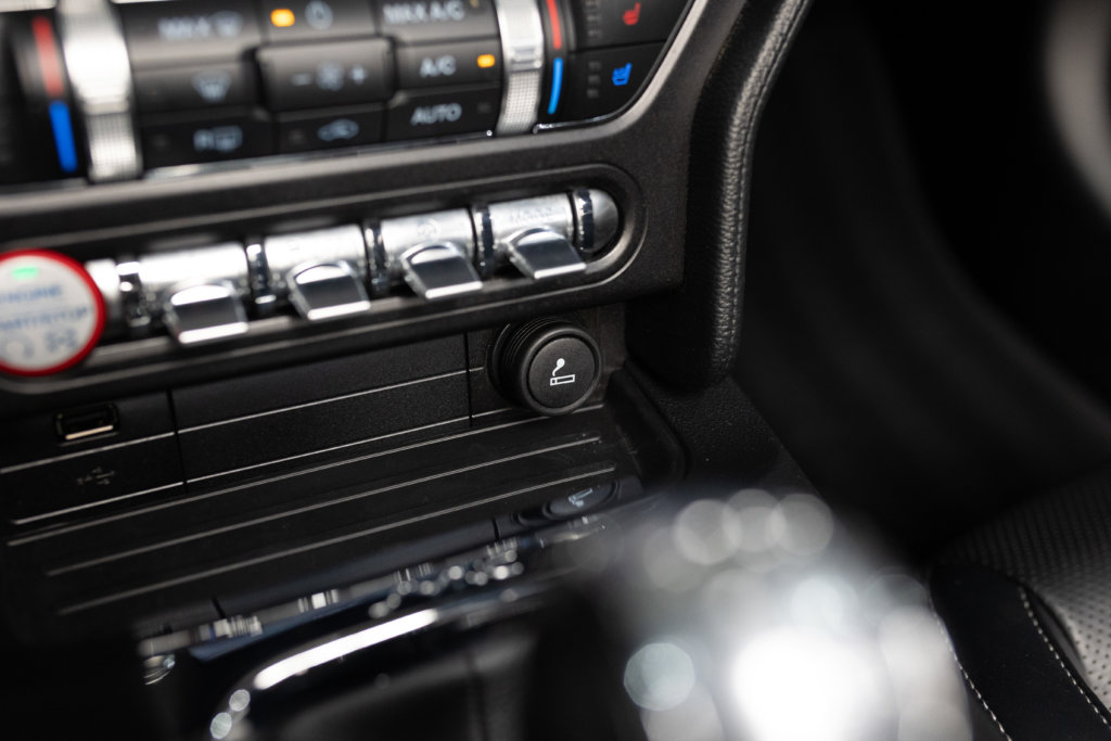 Mustang Rougre Cab Sync 2 Meca Interieur 32