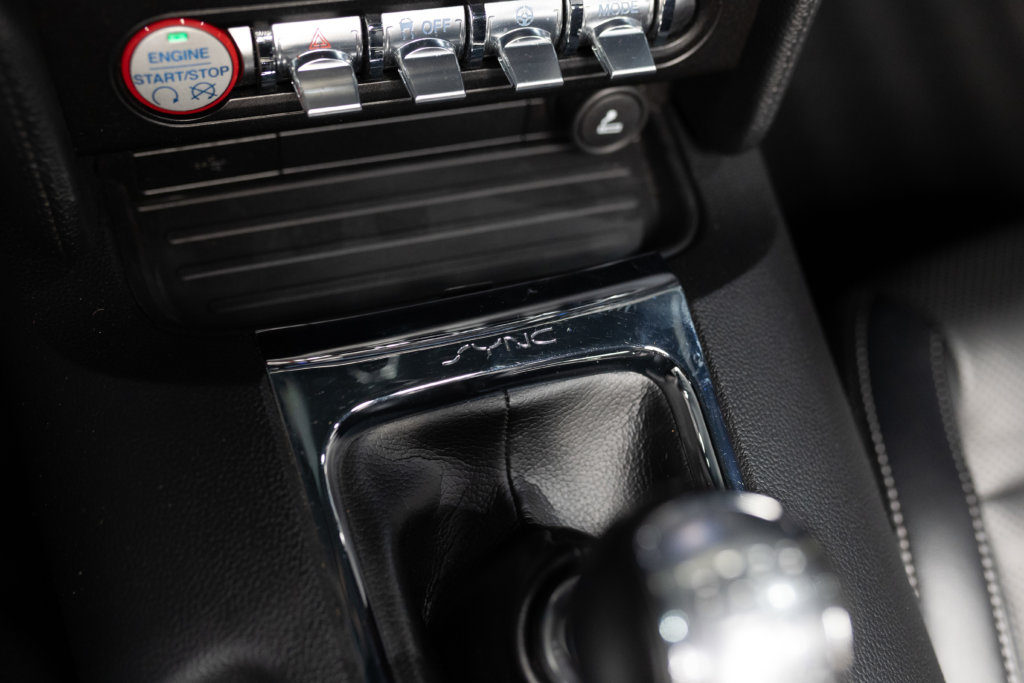 Mustang Rougre Cab Sync 2 Meca Interieur 40