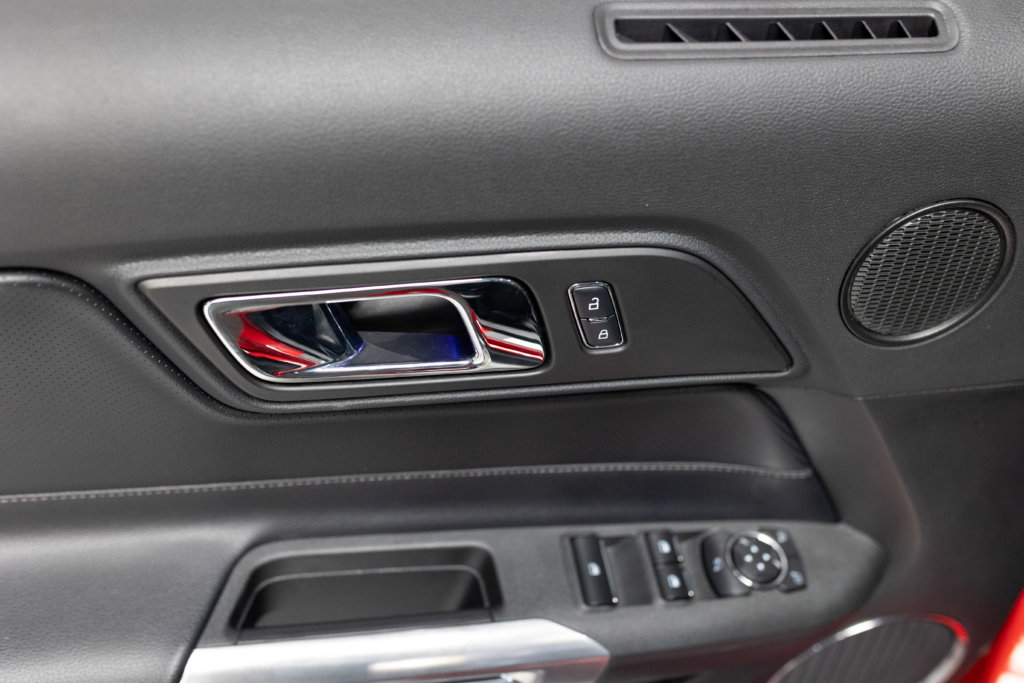 Mustang Rougre Cab Sync 2 Meca Interieur 5