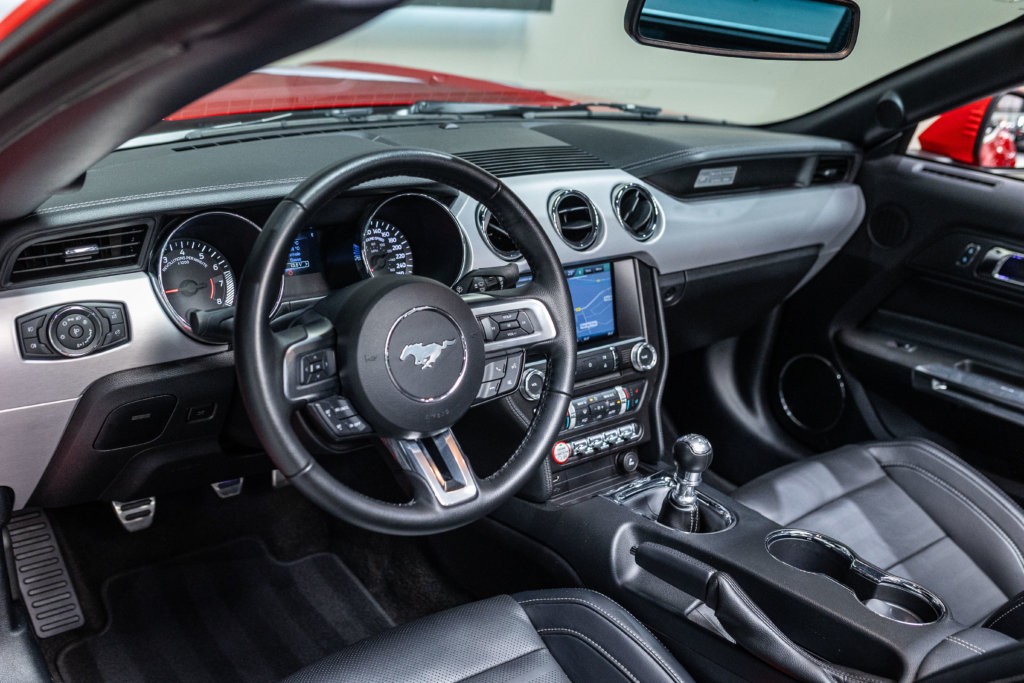 Mustang Rougre Cab Sync 2 Meca Interieur 6