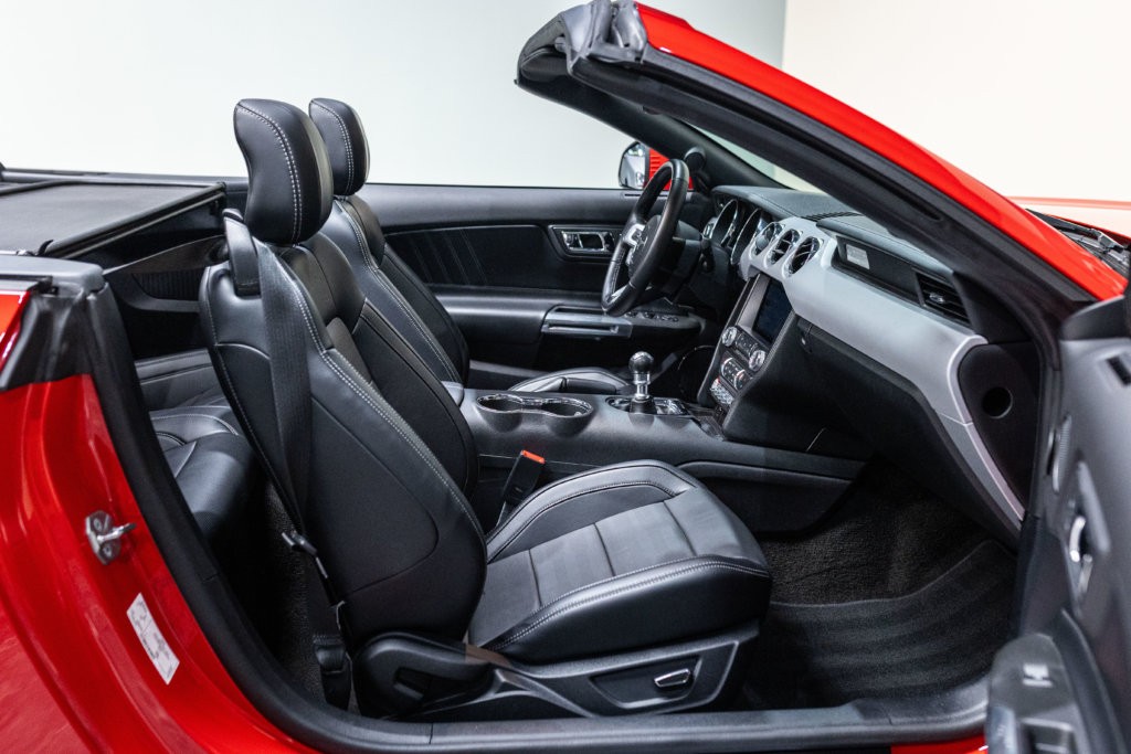 Mustang Rougre Cab Sync 2 Meca Interieur 7