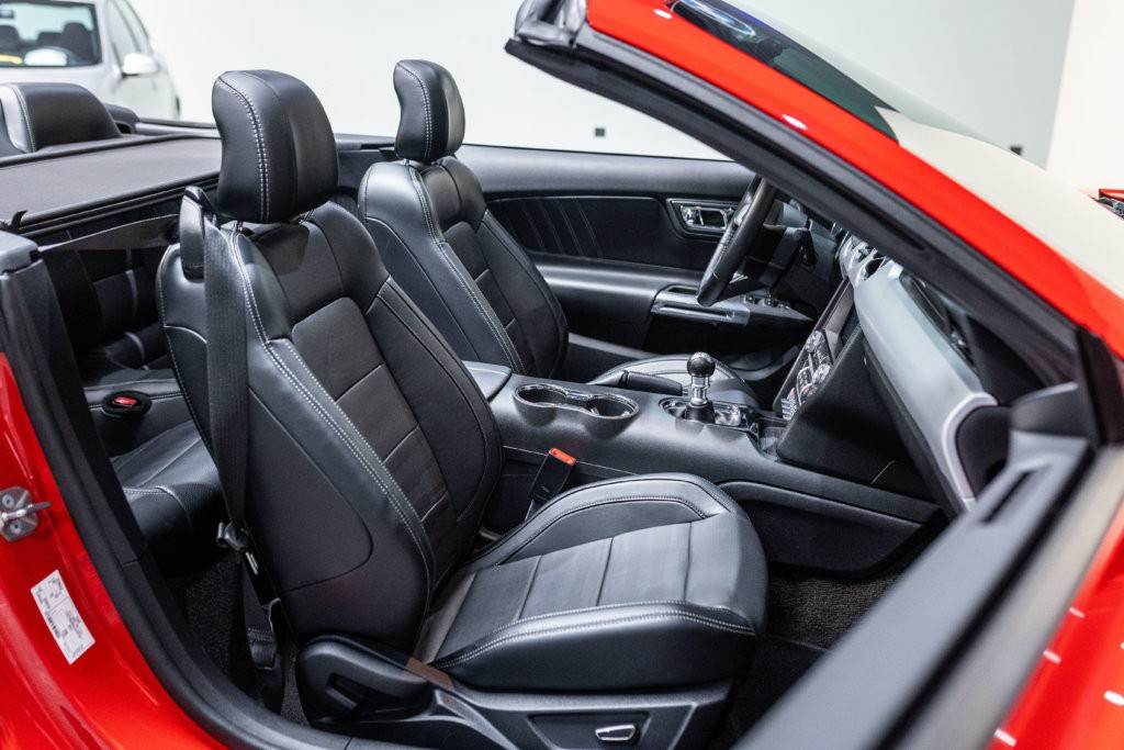 Mustang Rougre Cab Sync 2 Meca Interieur 8