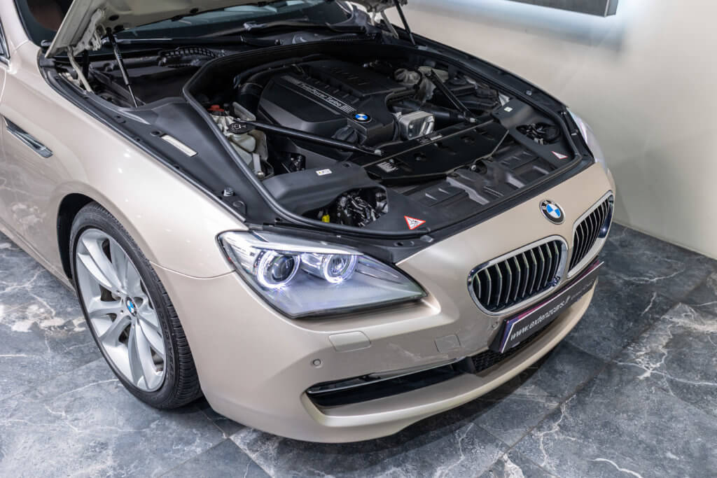 640i Cab Champagne Moteur