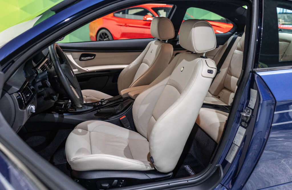Alpina B3S Bi Turbo Bleu Interieur 2