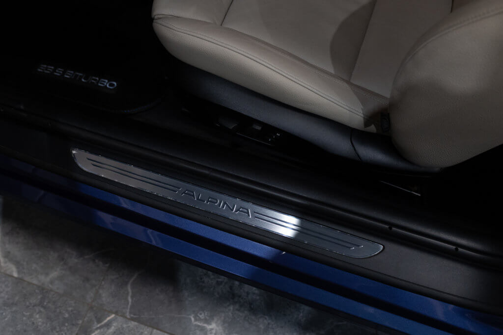 Alpina B3S Bi Turbo Bleu Interieur 3