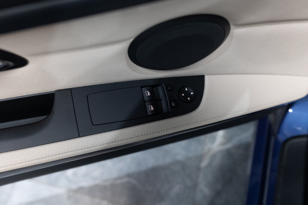 Alpina B3S Bi Turbo Bleu Interieur 4
