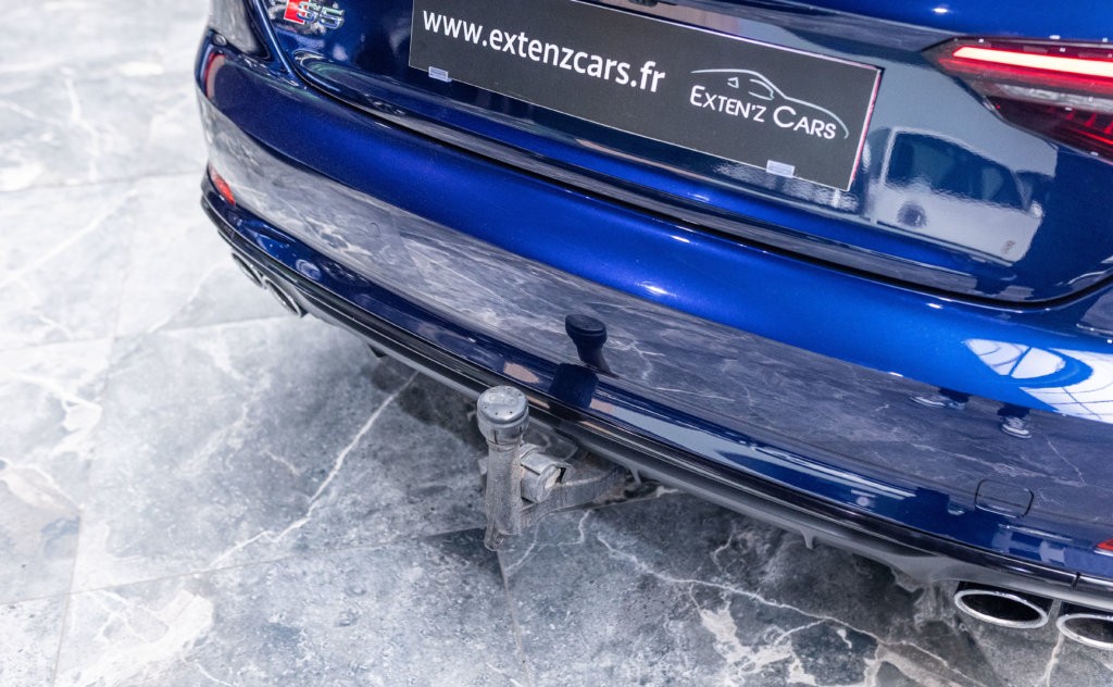 Audi S5 Berline Bleu Atellage