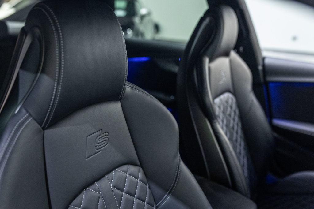 Audi S5 Berline Bleu Interieur 15