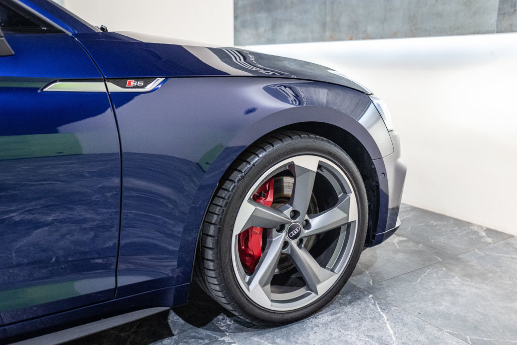 Audi S5 Berline Bleu Interieur 16