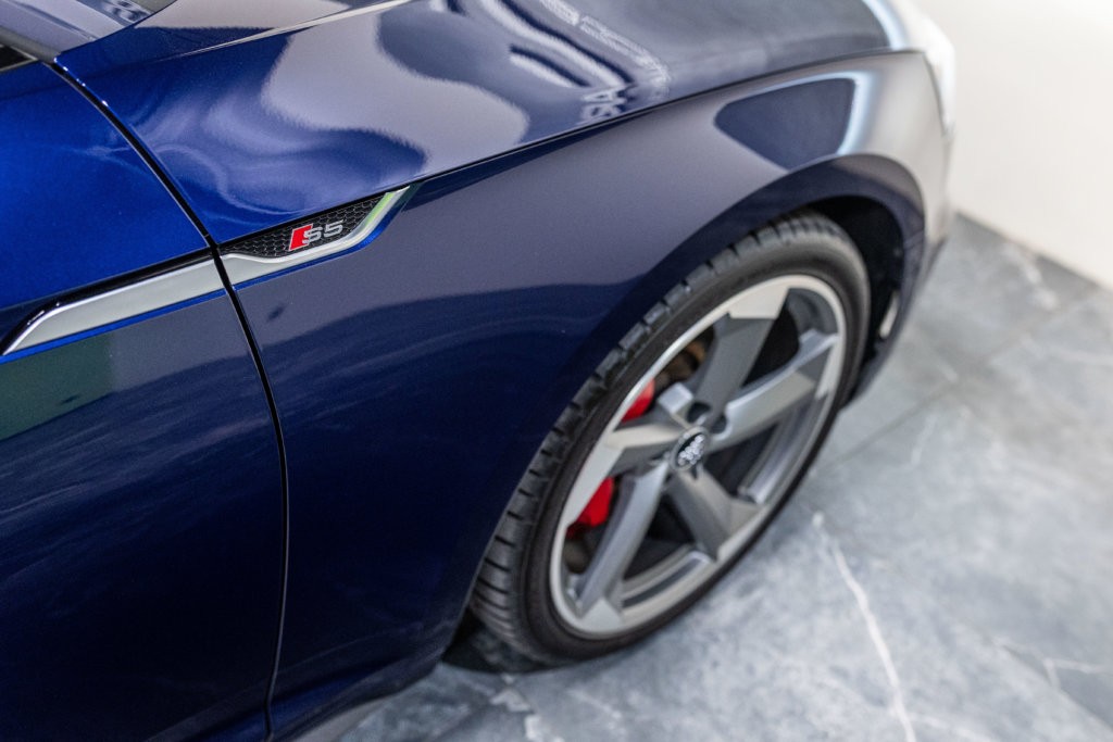 Audi S5 Berline Bleu Interieur 17
