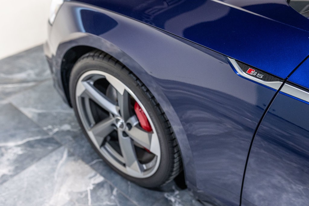 Audi S5 Berline Bleu Interieur 19