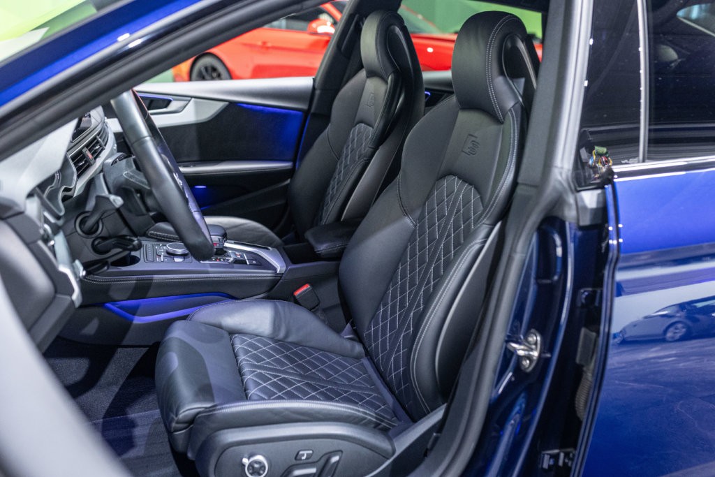 Audi S5 Berline Bleu Interieur 2