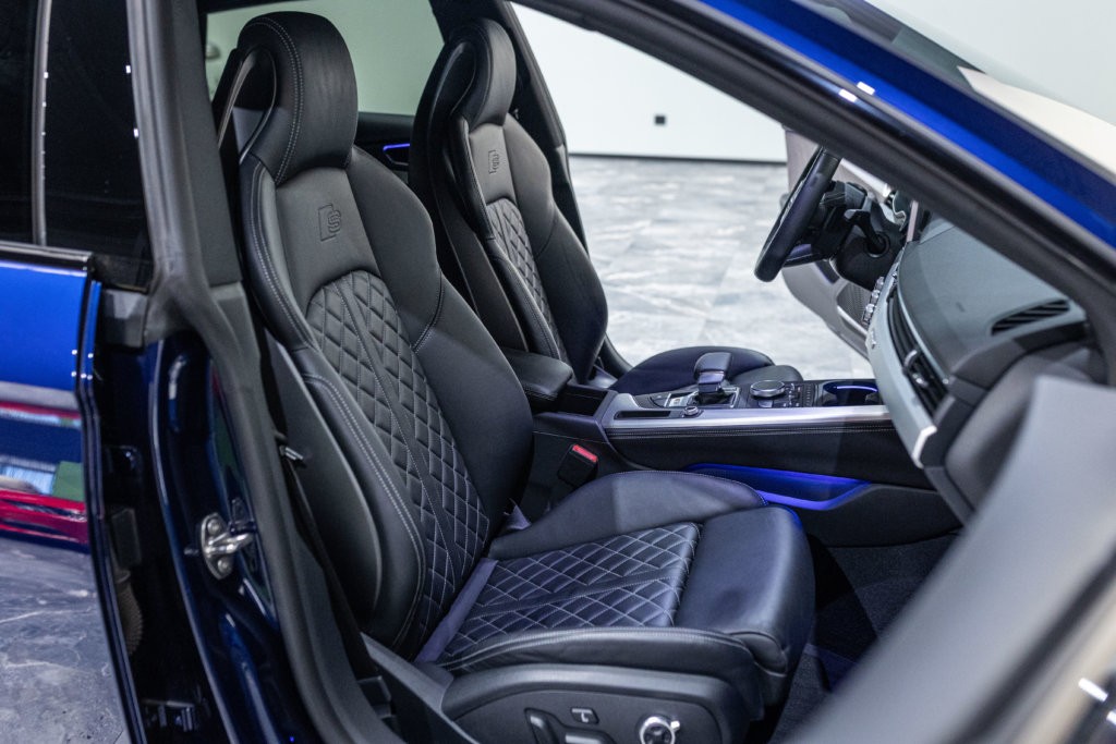 Audi S5 Berline Bleu Interieur 25