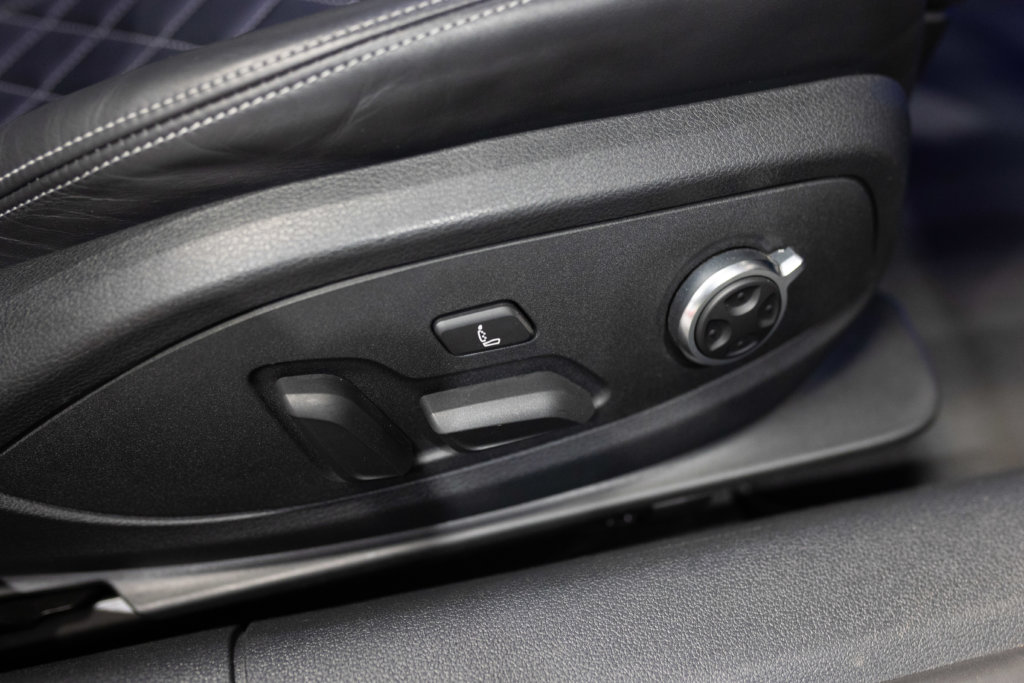 Audi S5 Berline Bleu Interieur 27