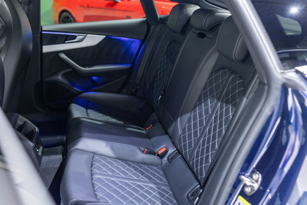 Audi S5 Berline Bleu Interieur 30