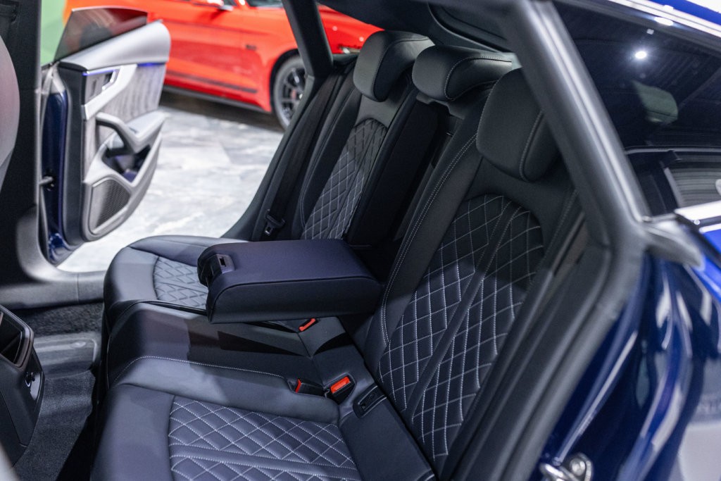 Audi S5 Berline Bleu Interieur 37